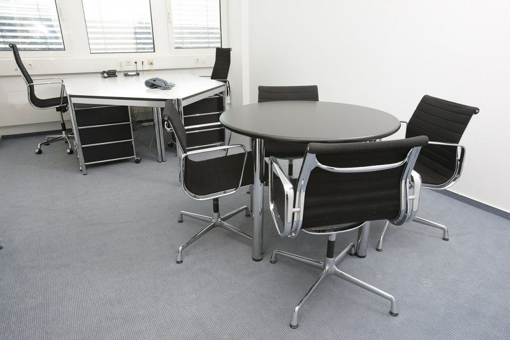 How to select Furniture to furnish up the office space My Blog